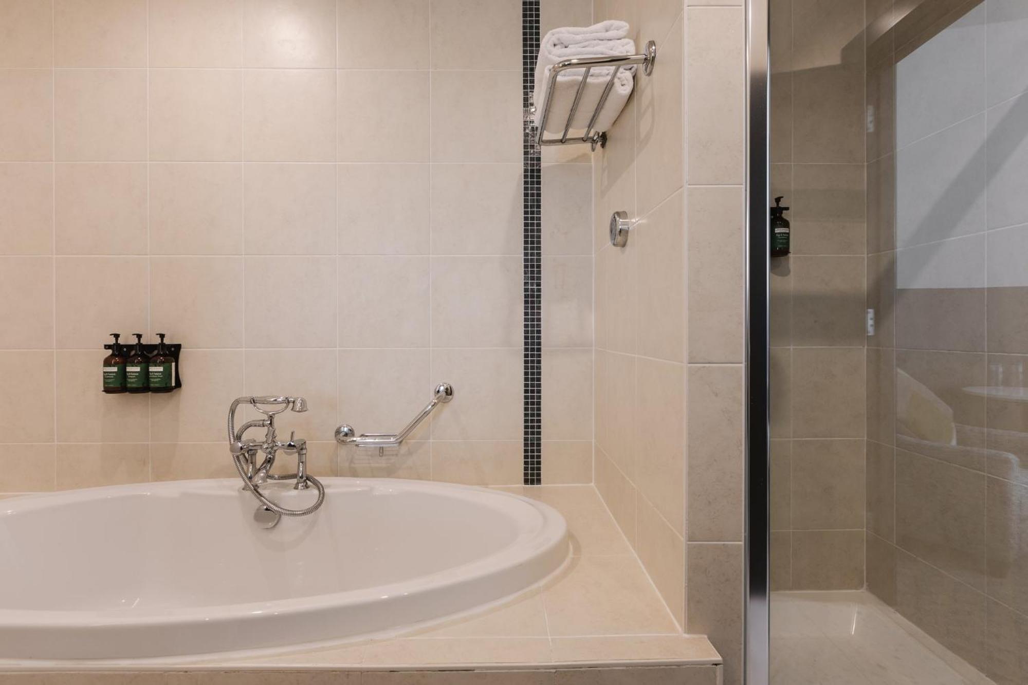 Отель Voco Belfast By Ihg Экстерьер фото